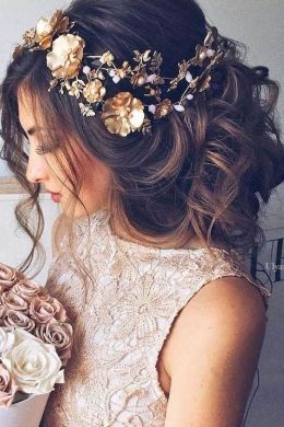 Цветы в волосы на свадьбу