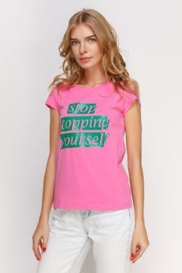Ярко розовая футболка женская