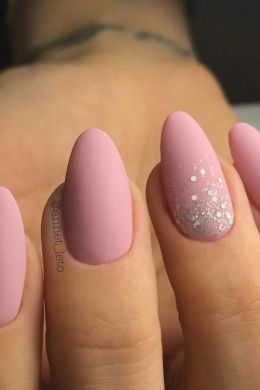 Светло розовые ногти дизайн