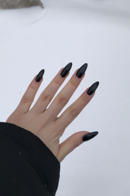 Черные длиные ногти