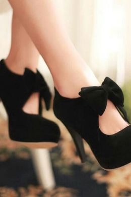 Черные каблуки