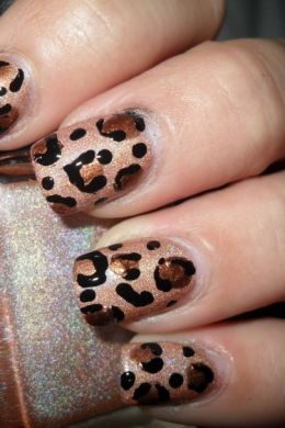 Пятна леопарда на ногтях