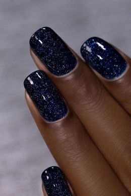 Темно синие ногти с блестками