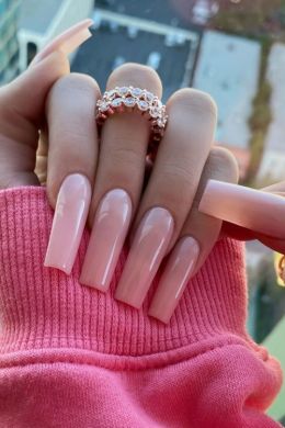 Однотонные розовые ногти