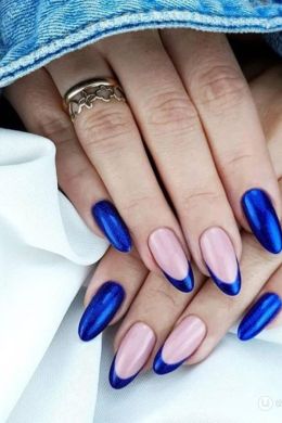 Синие миндальные ногти