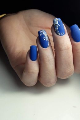 Синие ногти к любви