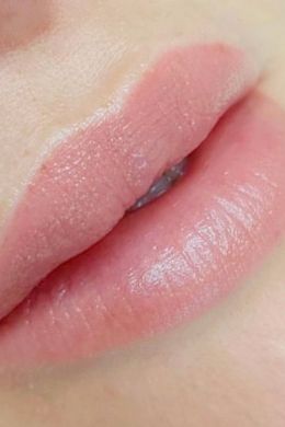 Акварельные губы перманентный макияж