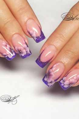 Фиолетовые ногти с белым френчем