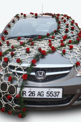 Украшение автомобиля на свадьбу