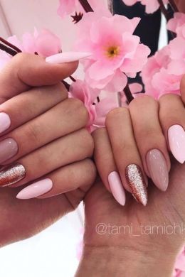 Розовые нарощенные ногти