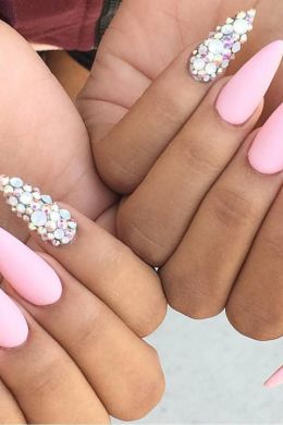 Острые ногти розовые