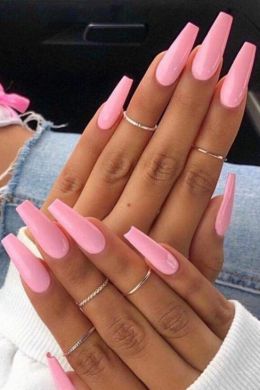 Светло розовые ногти