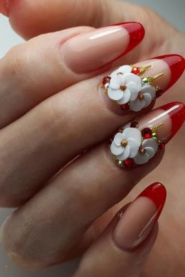 Хрустальные цветы на ногтях
