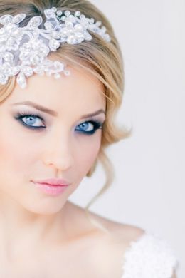 Прическа и макияж на свадьбу