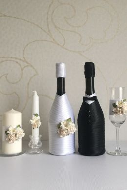 Свадебные бутылки и бокалы