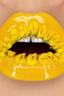 Желтые губы