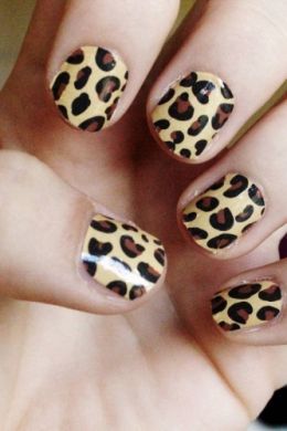 Розовые леопардовые ногти
