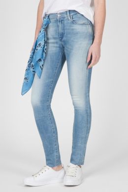 Широкие голубые джинсы женские