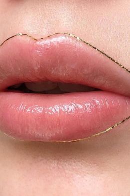 Коррекция губ перманентный макияж