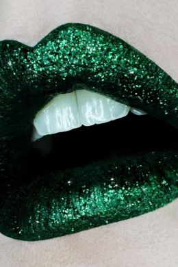 Зеленые губы