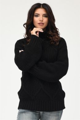 Черный вязаный свитер женский