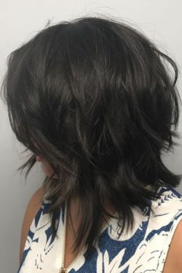 Стрижки на средние темные волосы