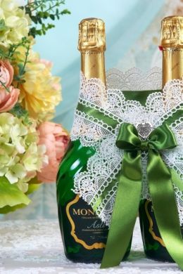 Оформление свадебных бутылок шампанского