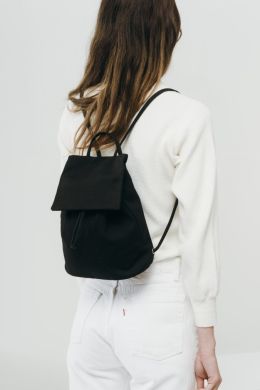 Модный черный рюкзак