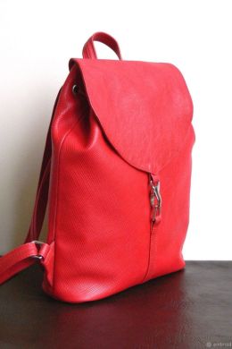 Красный кожаный рюкзак женский