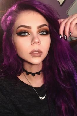 Макияж под фиолетовые волосы