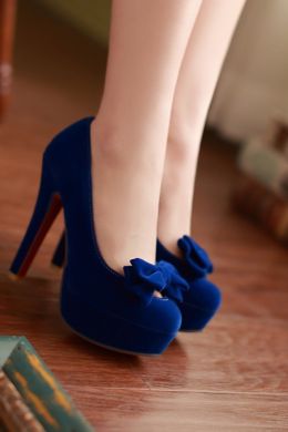 Синие туфли на шпильке