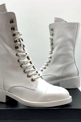 Белые ботинки женские на шнуровке