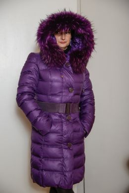 Фиолетовая зимняя куртка
