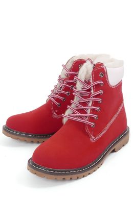Красные зимние ботинки