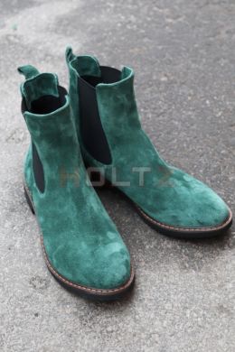 Зеленые замшевые ботинки