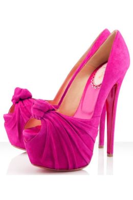 Розовые туфли на высоком каблуке