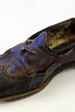 Старые женские туфли