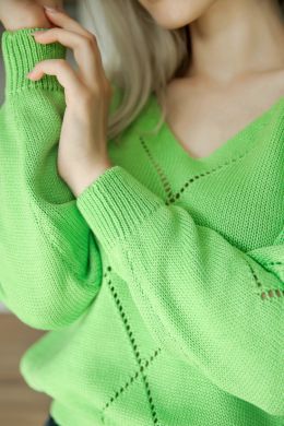 Ярко зеленый свитер