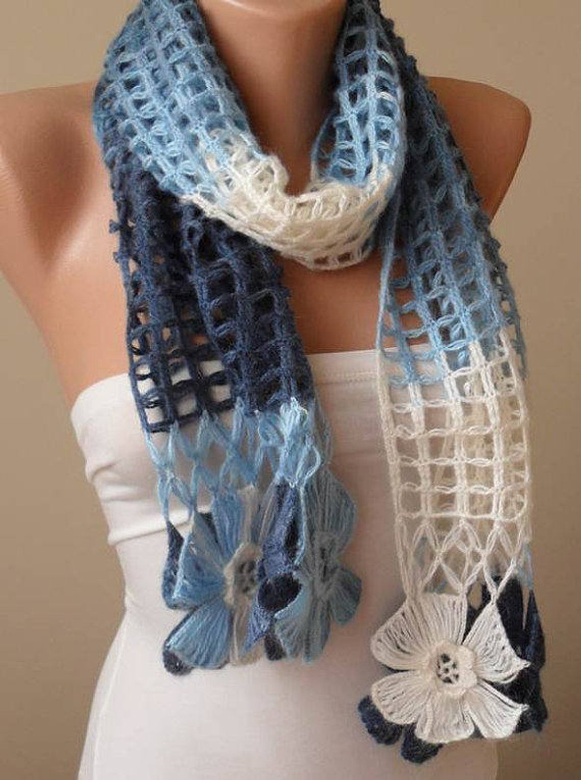 Красивый шарф связанный. Необычные шарфы. Шарф крючком. Необычные вязаные шарфы. Оригинальный вязаный шарфик.