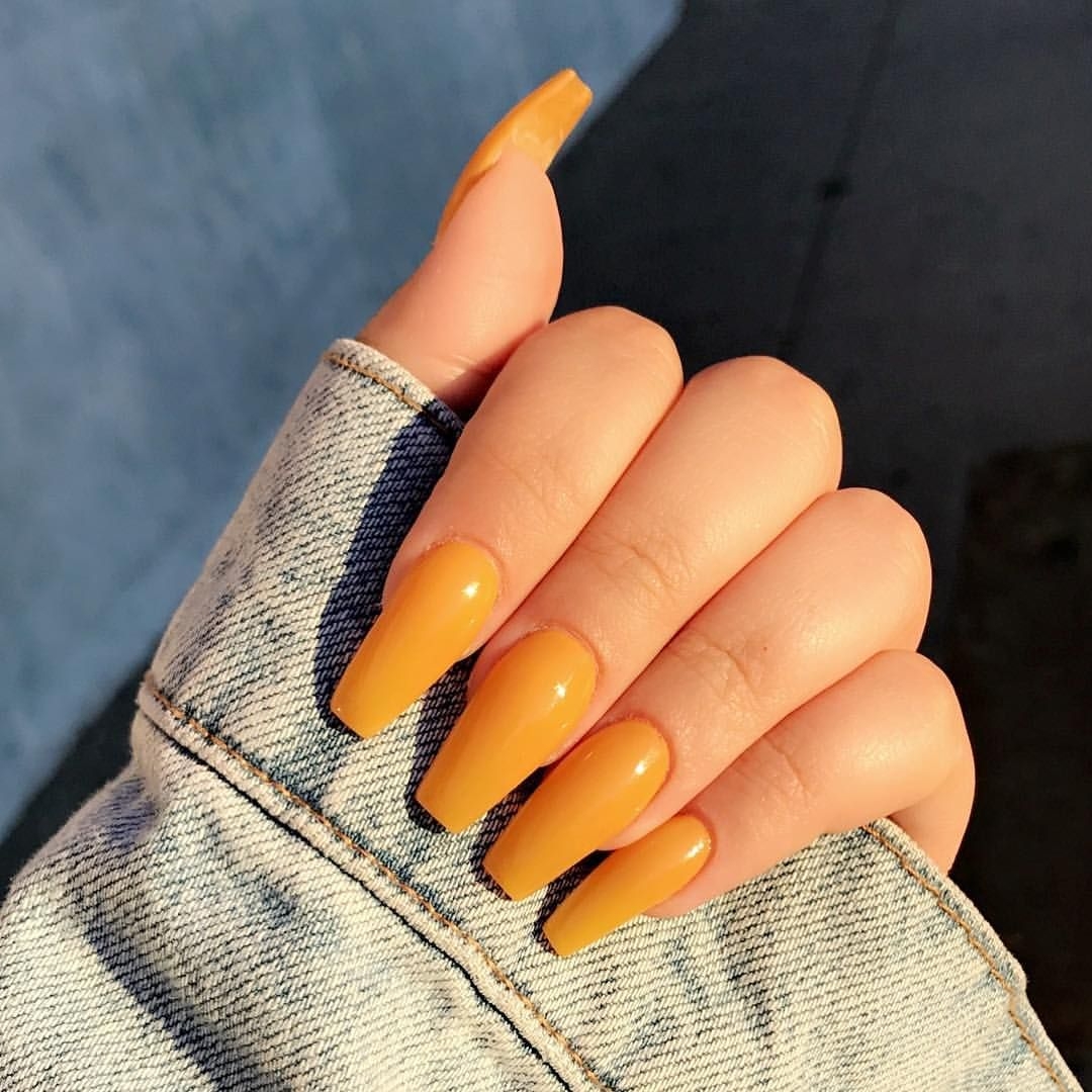 Aesthetic nail. Ногти Эстетика. Эстетичные ногти. Эстетичный маникюр на длинные ногти. Желтый маникюр Эстетика.