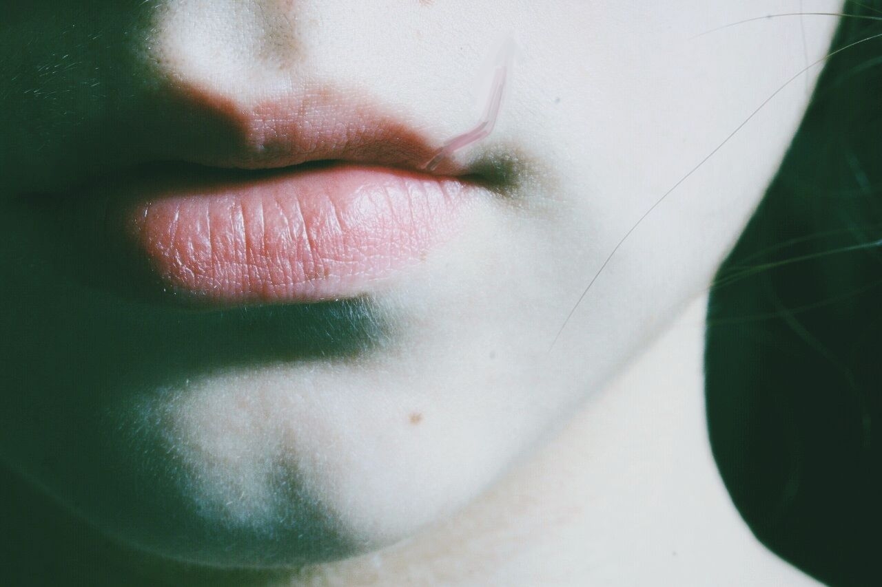Улыбкой губы твои. Губы Эстетика. Губы без лица. Чувственные губы.