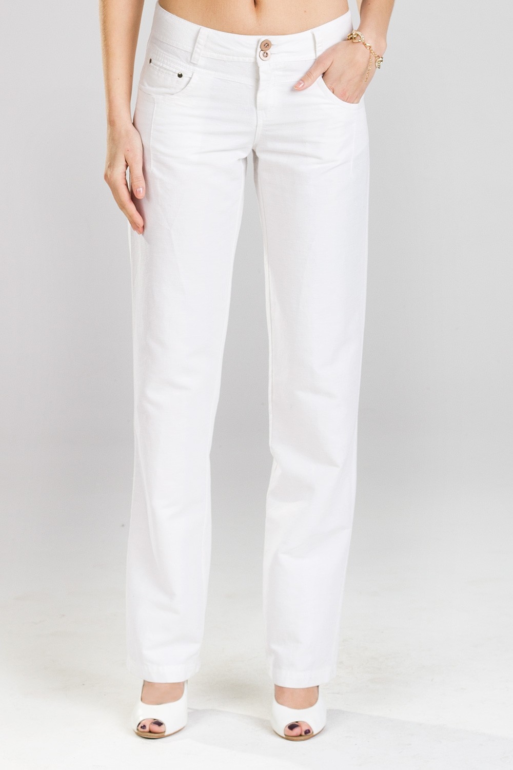 Валберис белые брюки. Брюки женские VILATTE d44/068. Белые брюки женские. Белые штаны женские. Белые летние брюки женские.