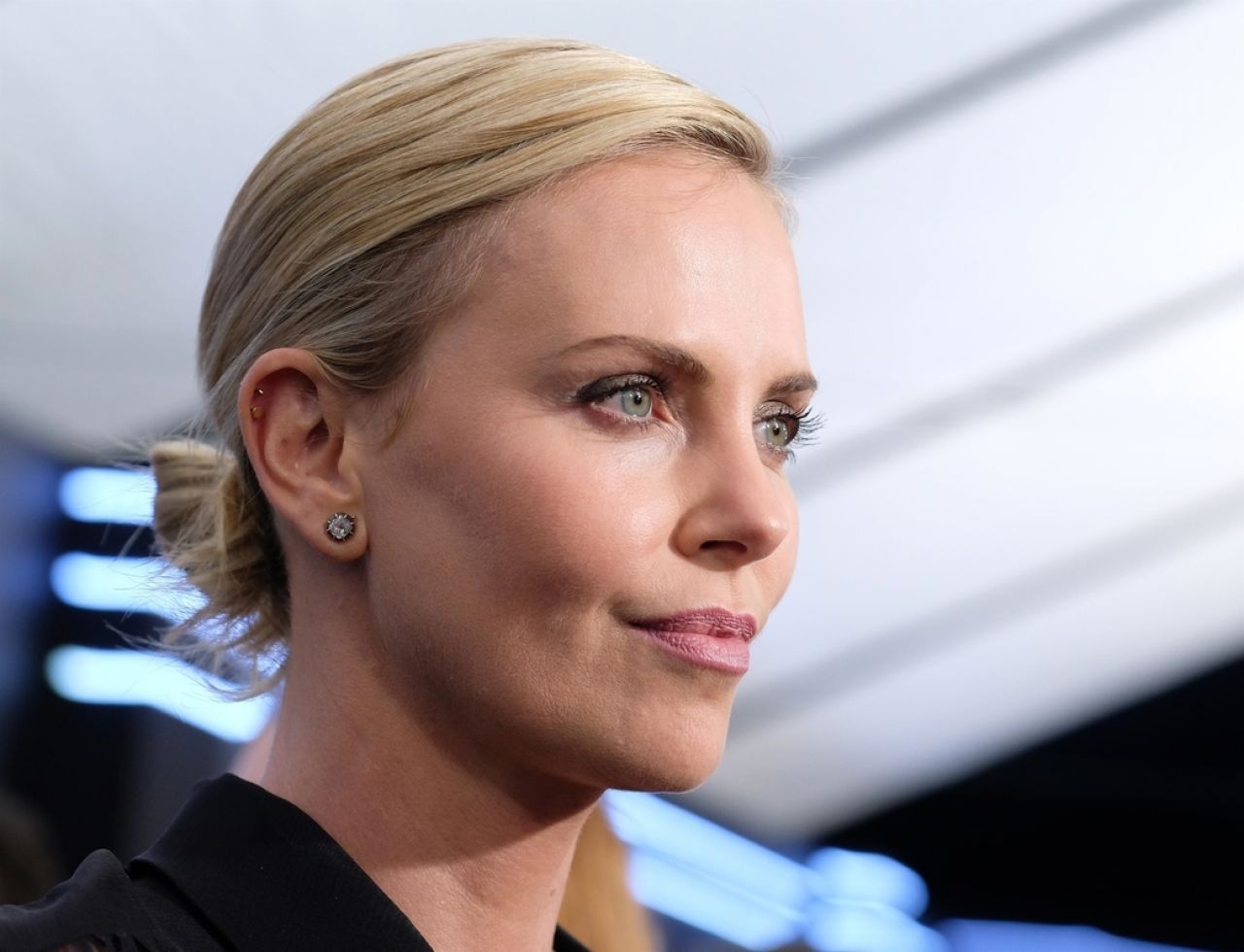 Шарлиз Терон. Шарлиз Терон Charlize Theron. Шарлиз Терон 2022. Шарлиз Терон 2017.