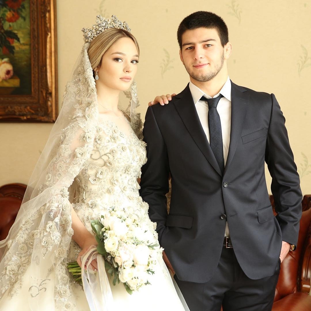 Таджики и русские девушки. Кумыки свадьба. Чеченская свадьба. Русско Дагестанская свадьба. Красивые чеченские пары.