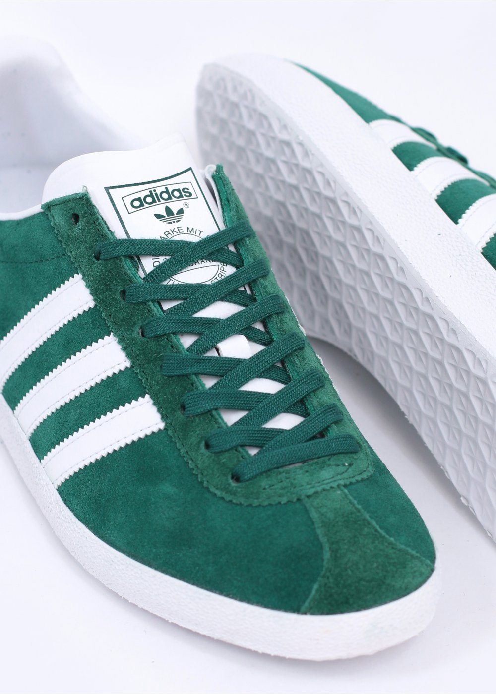 Gazelle green. Adidas Originals Gazelle зеленые. Adidas Gazelle Trainers Green. Adidas Gazelle og зеленые. Adidas кеды Gazelle зеленый.