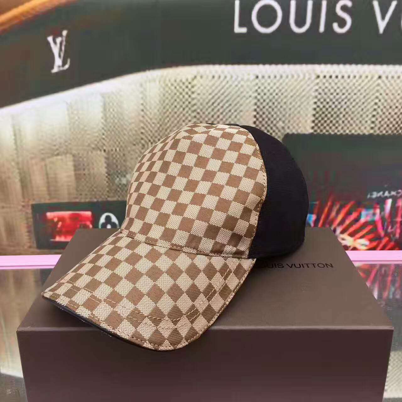 Кепка louis vuitton. Бейсболка мужская Луи Виттон. Луи Виттон кепка мужская. Кепка lui Viton.