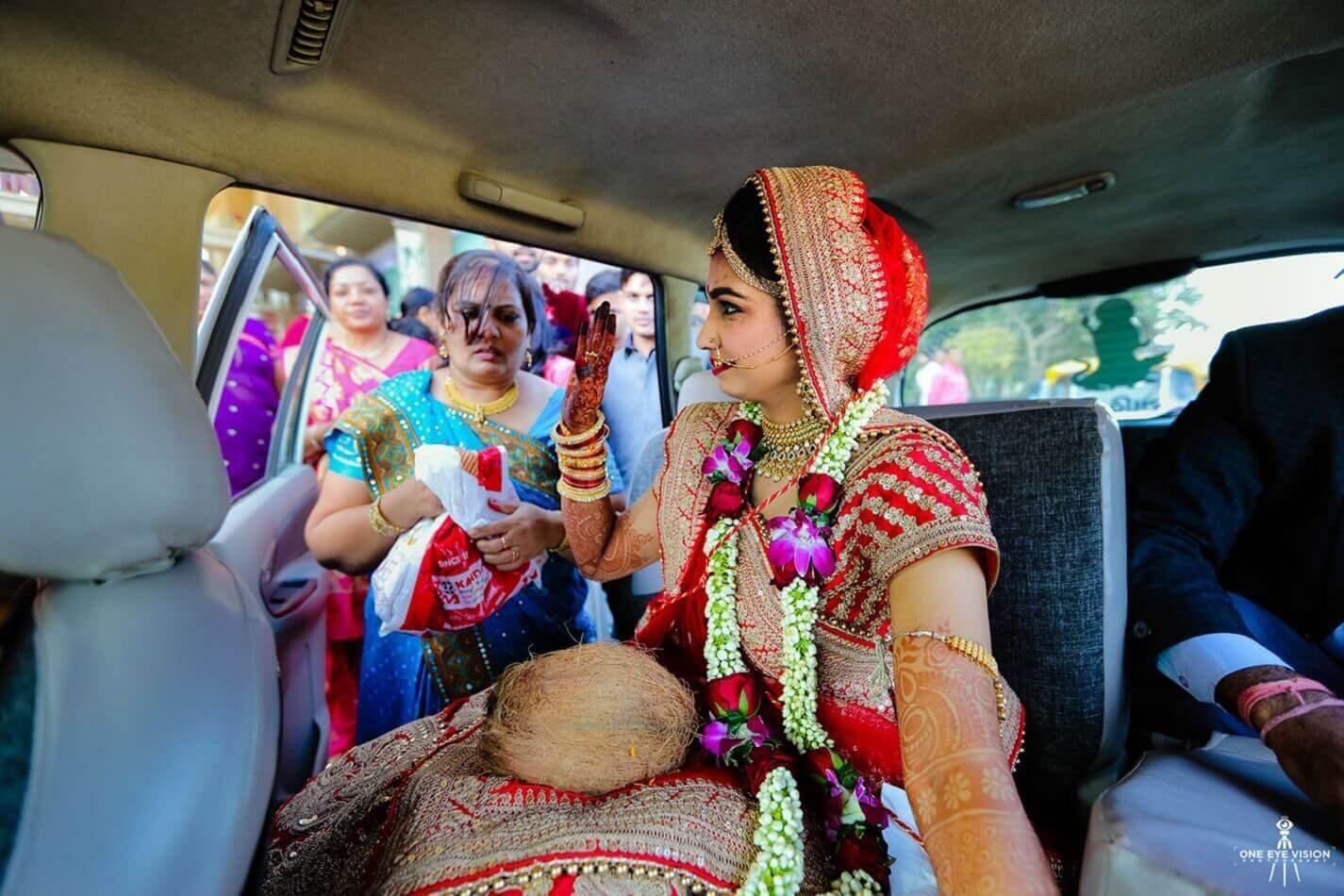 Русско индийские браки. Индийская свадьба сухагин. Свадьба в Индии. Свадебная церемония в Индии. Молодая невеста в Индии.