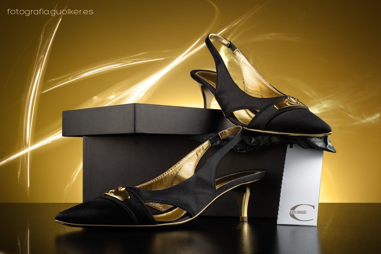 Реклама туфель. Луи Виттон обувь женские. Мужская и женская обувь реклама. Женская обувь реклама. Про обувь.