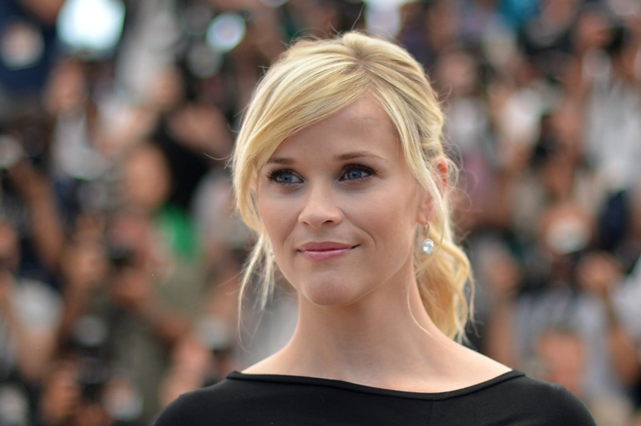 Риз уизерспун актрисы xxi века. Spun actress Риз Уизерспун. Reese Witherspoon в профиль. Актрисы блондинки Голливуда малоизвестных. Риз Уизерспун профиль.