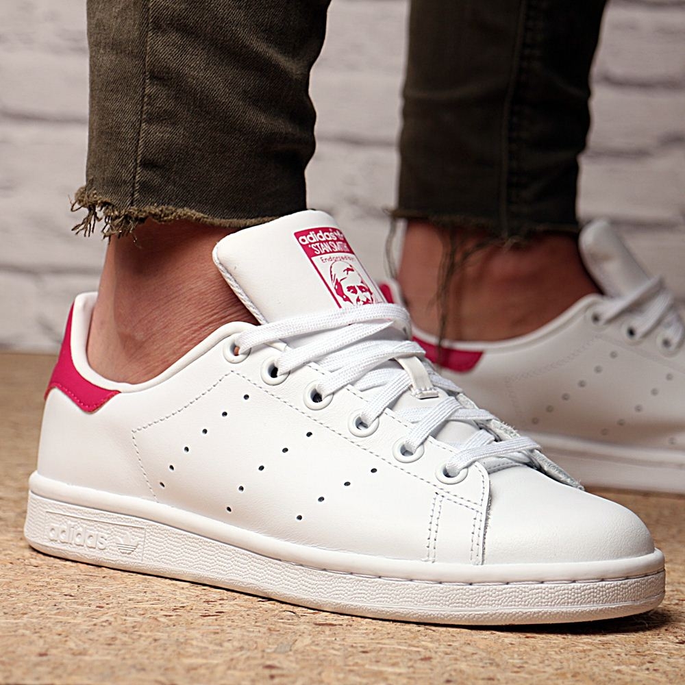 Stan smith. Адидас Stan Smith. Адидас Стэн Смит. Adidas Originals Stan Smith. Адидас Стэн Смит женские.